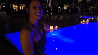 oly шлюха трахает первого прошедшего на глазах у всех порно